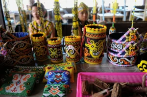 estetika-dan-filosofi-dalam-kerajinan-tangan-khas-kalimantan