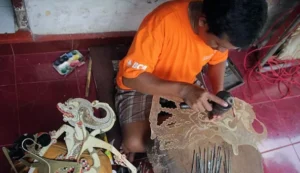 proses-pembuatan-wayang-kulit